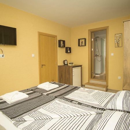 Appartamento Двойна Стая I - Къща За Гости Зоя Tsarevo Esterno foto